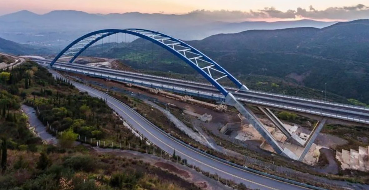 Μία από τις μεγαλύτερες τοξωτές γέφυρες στον κόσμο βρίσκεται στην Πελοπόννησο
