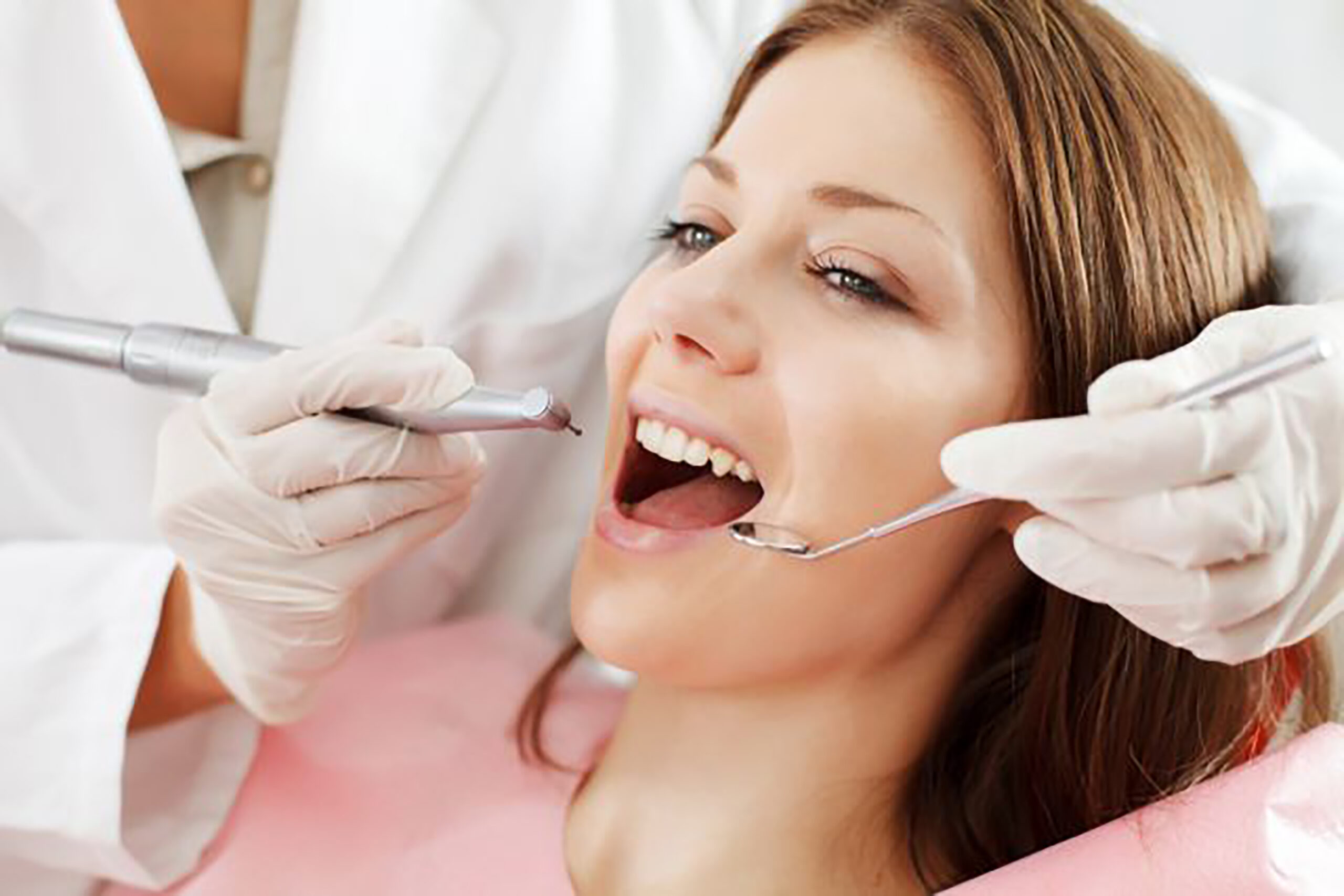 Ελληνίδα οδοντίατρος ανακάλυψε ουσία που αναπλάθει τα δόντια χωρίς σφράγισμα