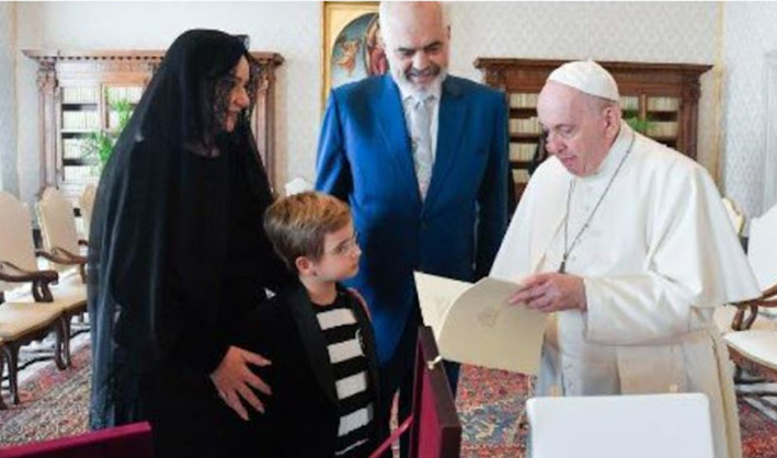 Η οικογένεια Ράμα επισκέφθηκε το Βατικανό – συναντήθηκε με τον Πάπα Φραγκίσκο