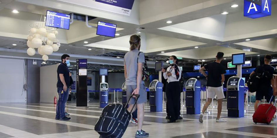 Αρνητικό μοριακό τεστ 72 και όχι 48 ωρών για τους ταξιδιώτες στην Ελλάδα