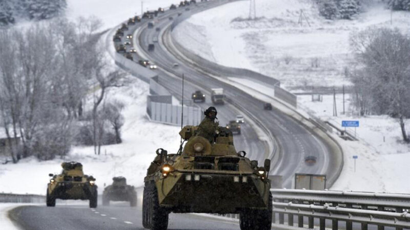 Ισχυρές ρωσικές δυνάμεις στα ουκρανικά σύνορα, πυραύλους στο Κίεβο στέλνουν οι χώρες της Βαλτικής
