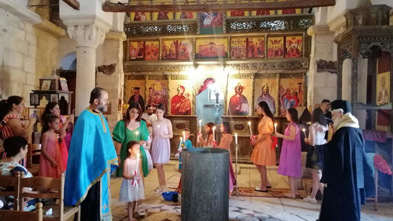 Επτά παιδιά βαπτίστηκαν στην Αλβανία ανήμερα της Πεντηκοστής